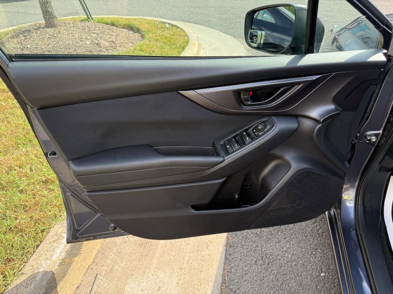 Used 2017 Subaru Impreza 2.0i Premium image 15