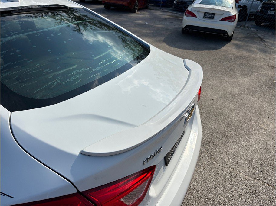 Used 2017 Chevrolet Cruze Premier FWD image 14