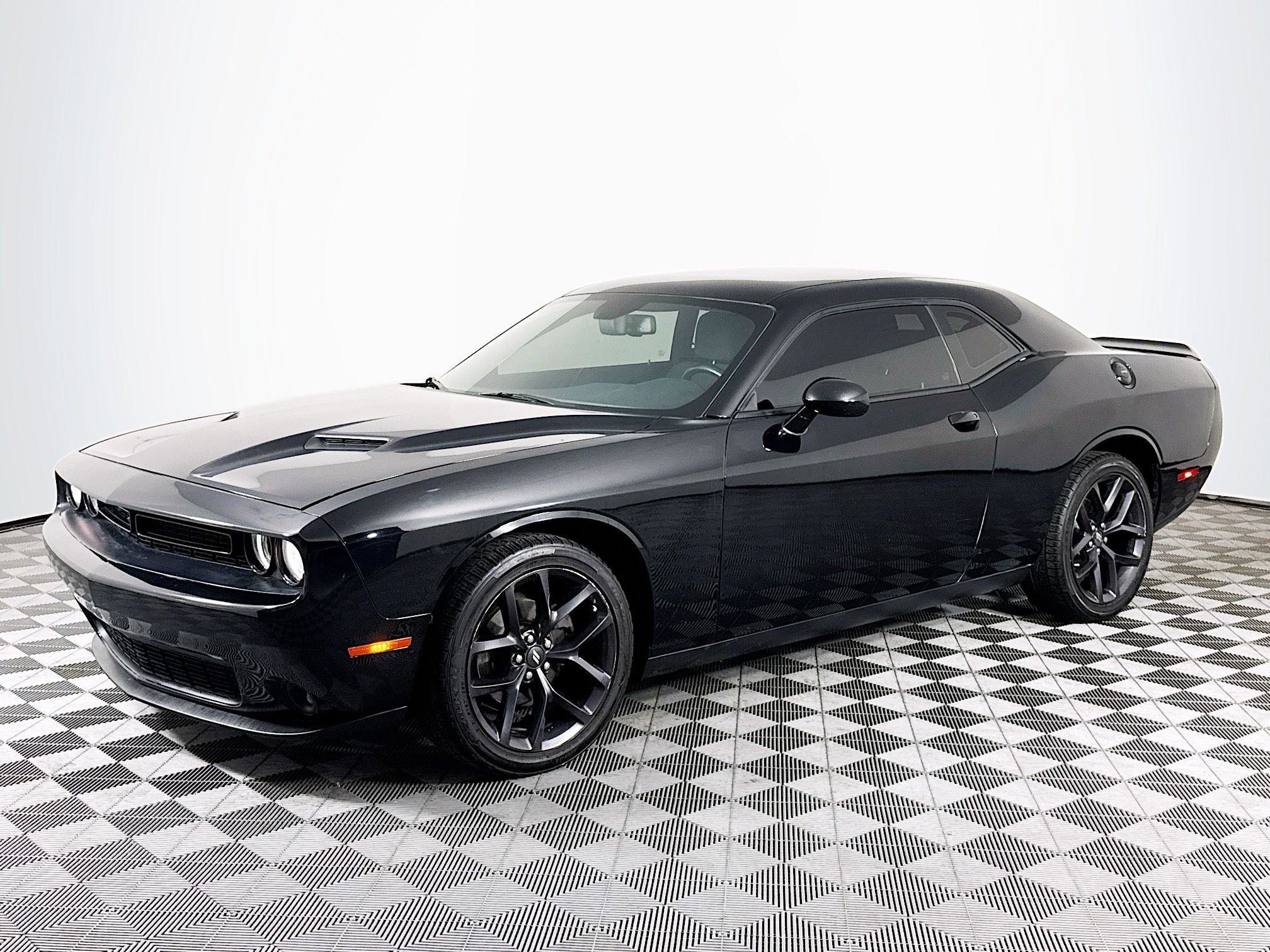 Used 2021 Dodge Challenger SXT w/ Blacktop Package image 4