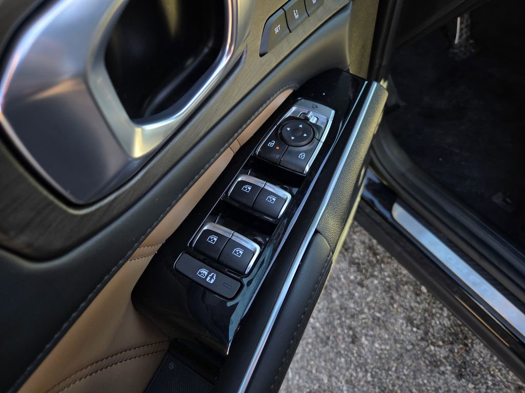 Used 2025 Kia Sorento SX Prestige w/ Olive Brown Leather Package image 12