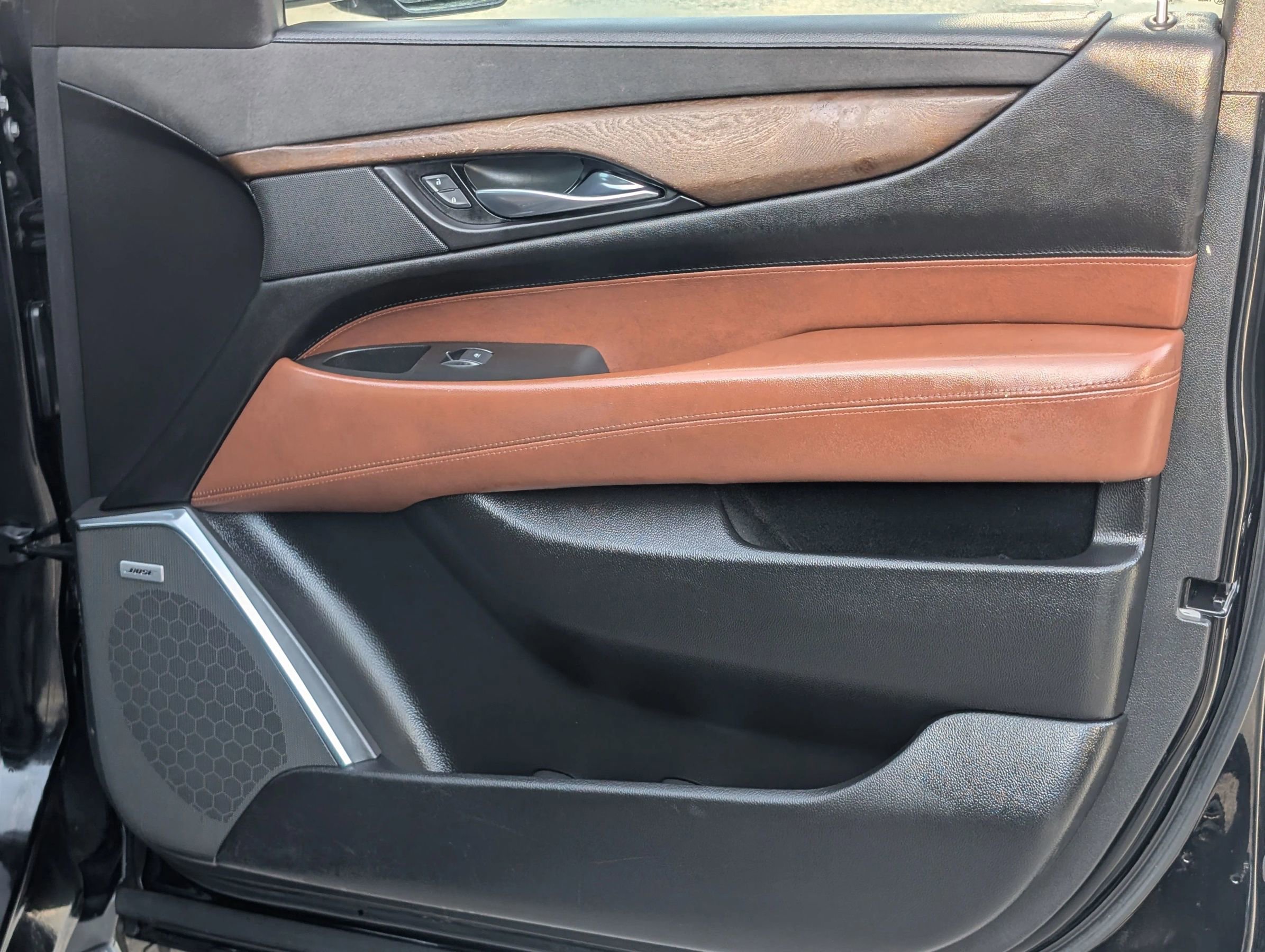 Used 2016 Cadillac Escalade Luxury image 47