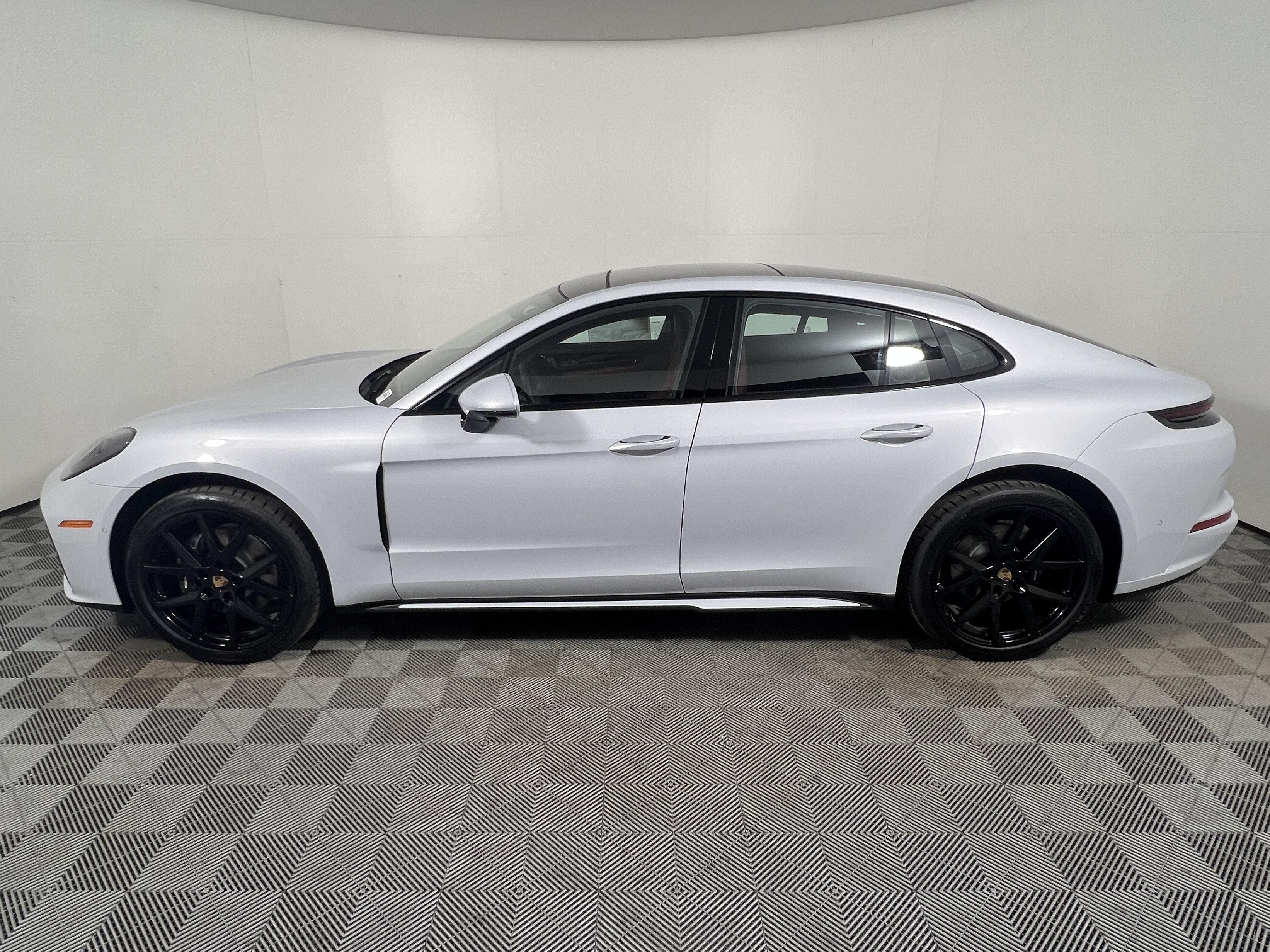New 2026 Porsche Panamera 4 AWD/4WD image 2