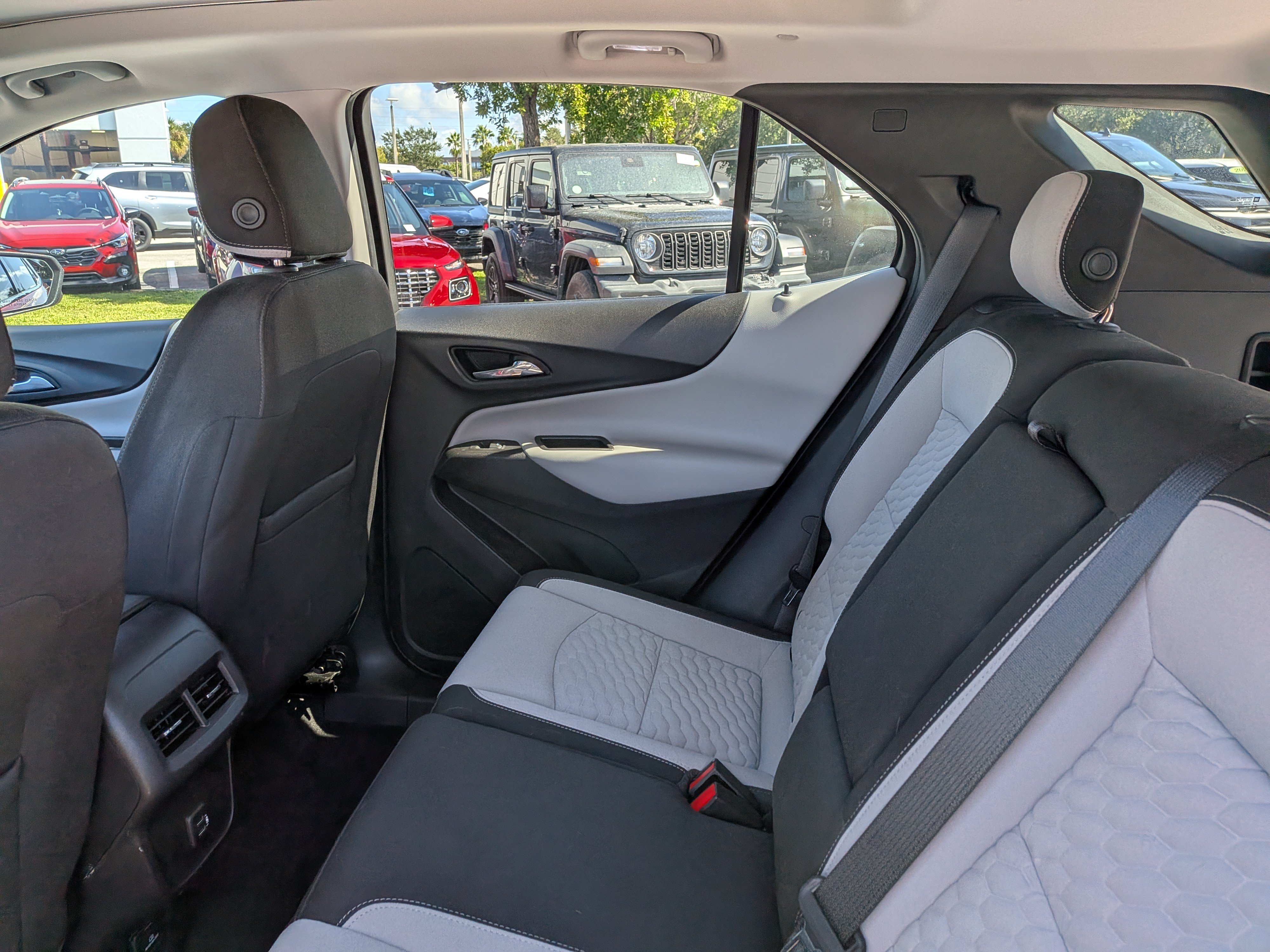 Used 2019 Chevrolet Equinox LT w/ Sun & Navigation Package FWD image 15