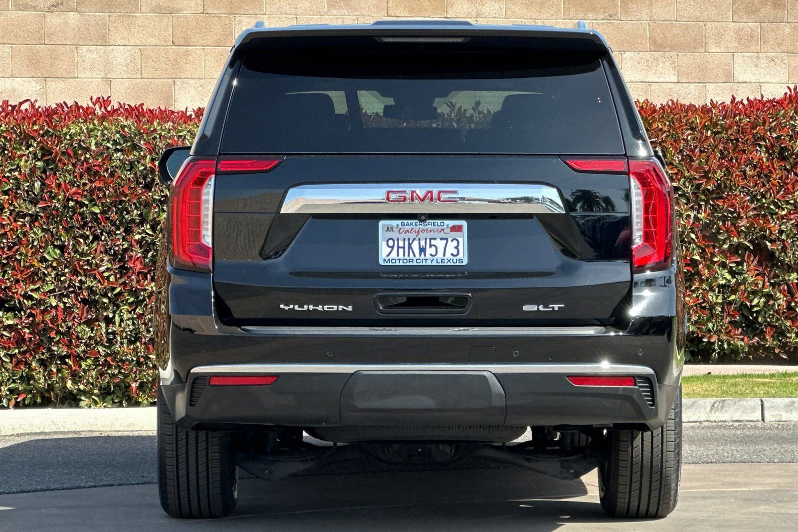 Used 2023 GMC Yukon SLT w/ SLT Luxury Package image 5