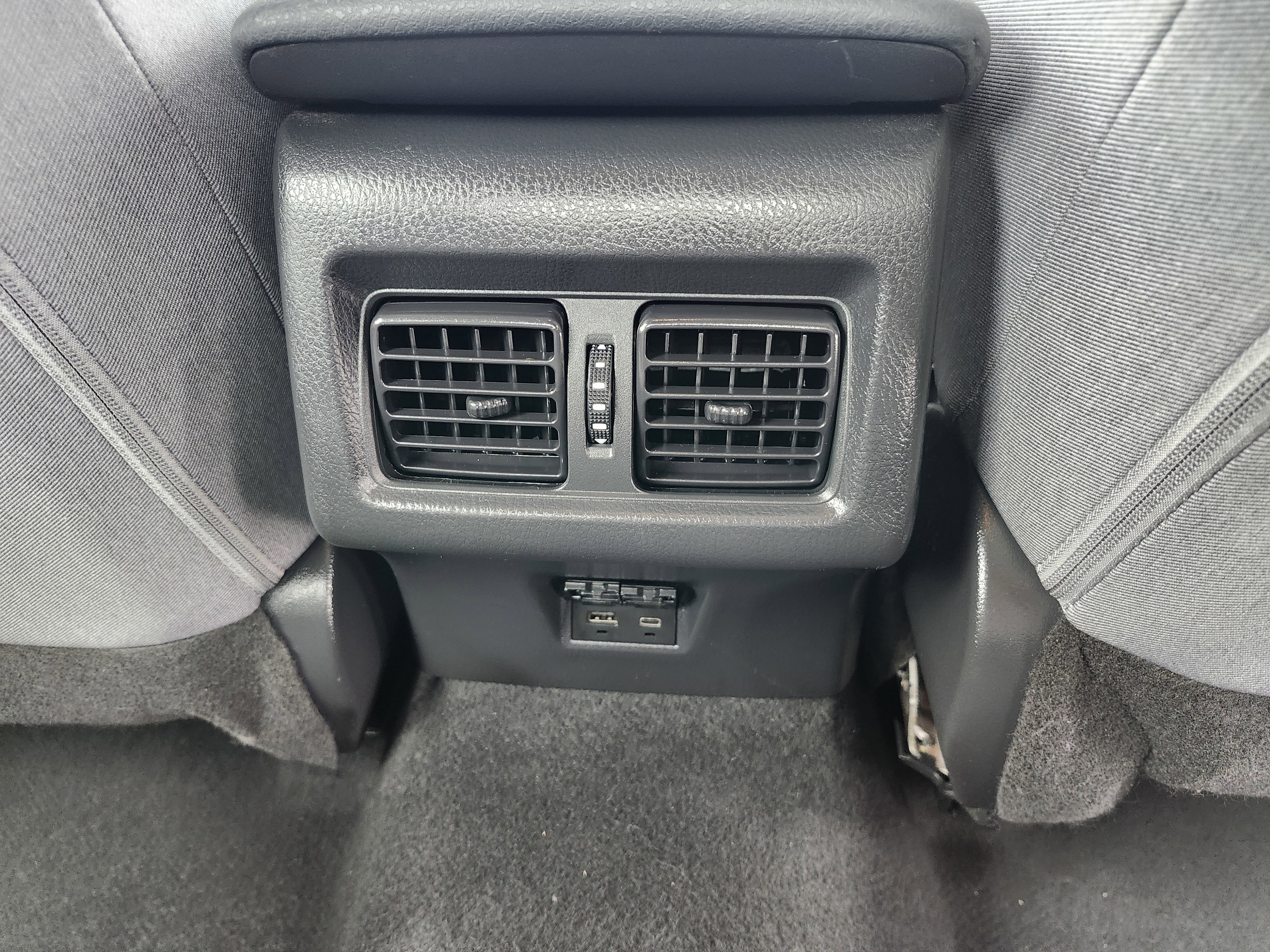 Used 2025 Toyota Camry LE image 14