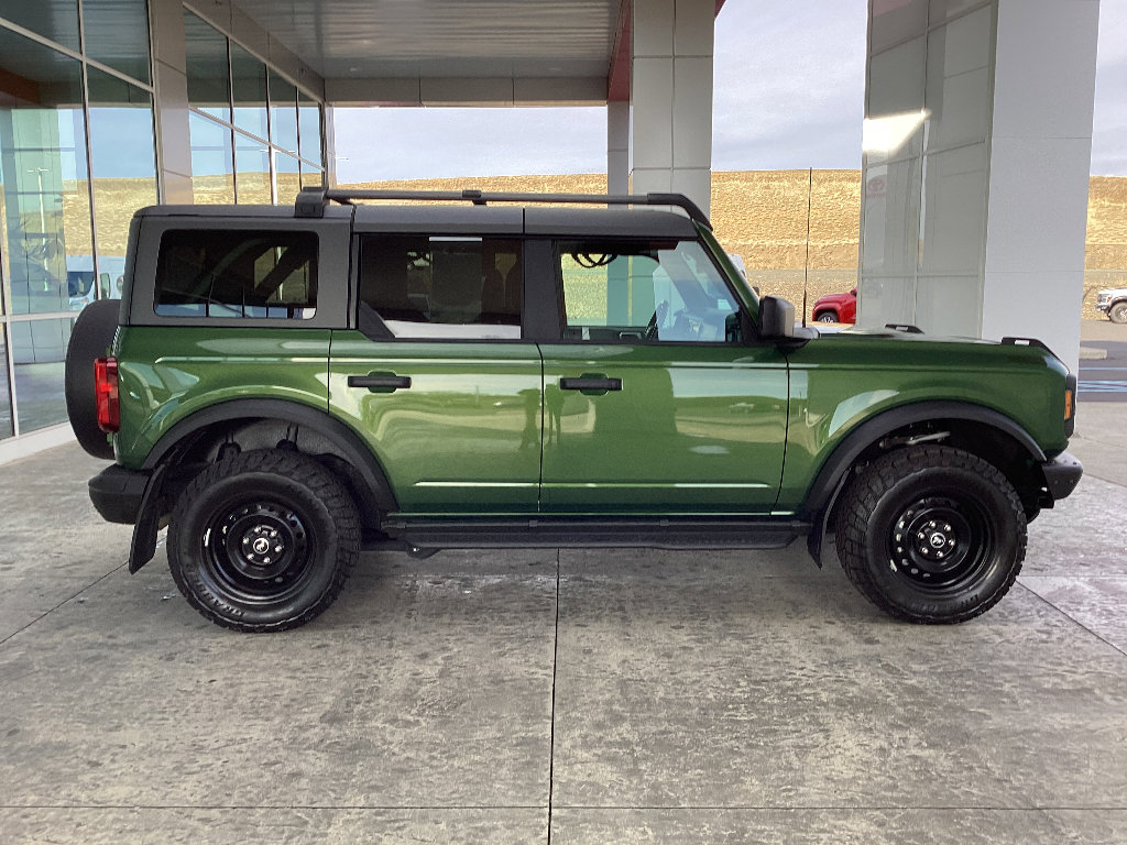 Used 2022 Ford Bronco Black Diamond image 10