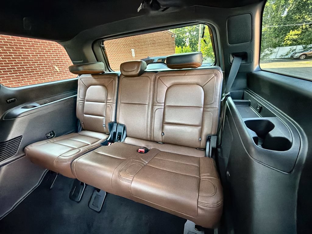 Used 2022 Lincoln Navigator Reserve AWD/4WD image 21