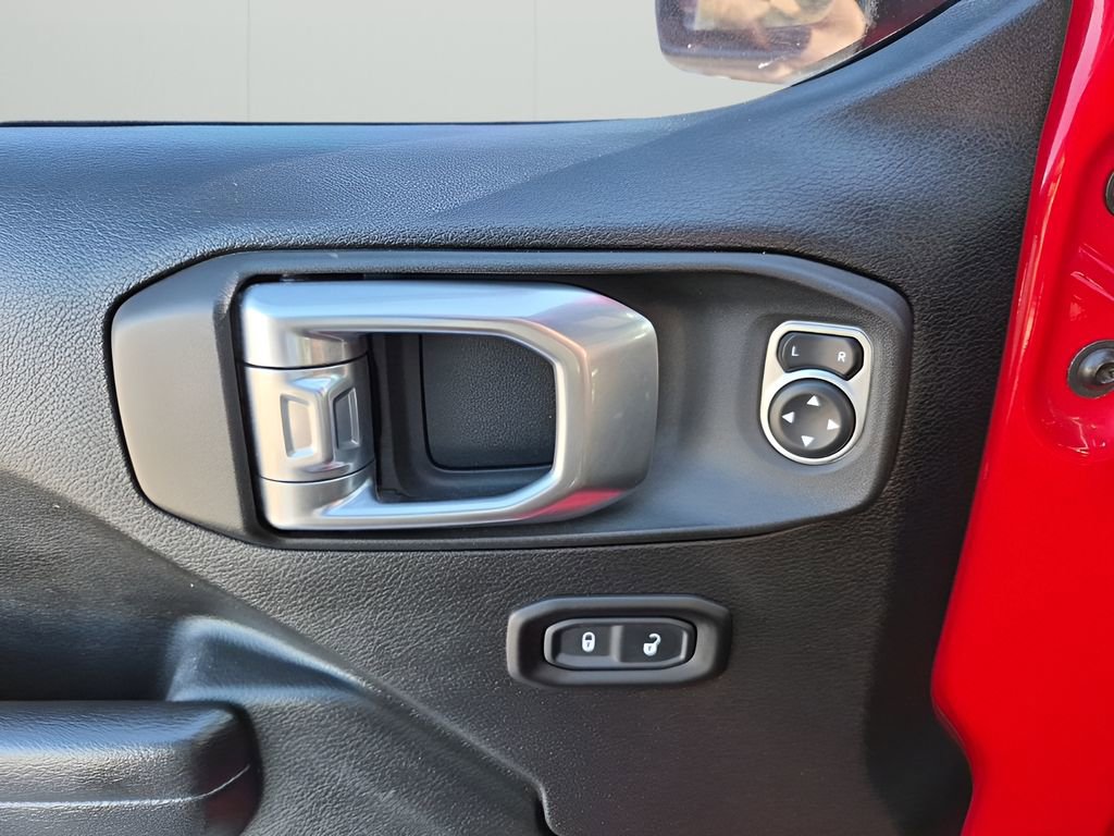 Used 2021 Jeep Gladiator Willys image 27