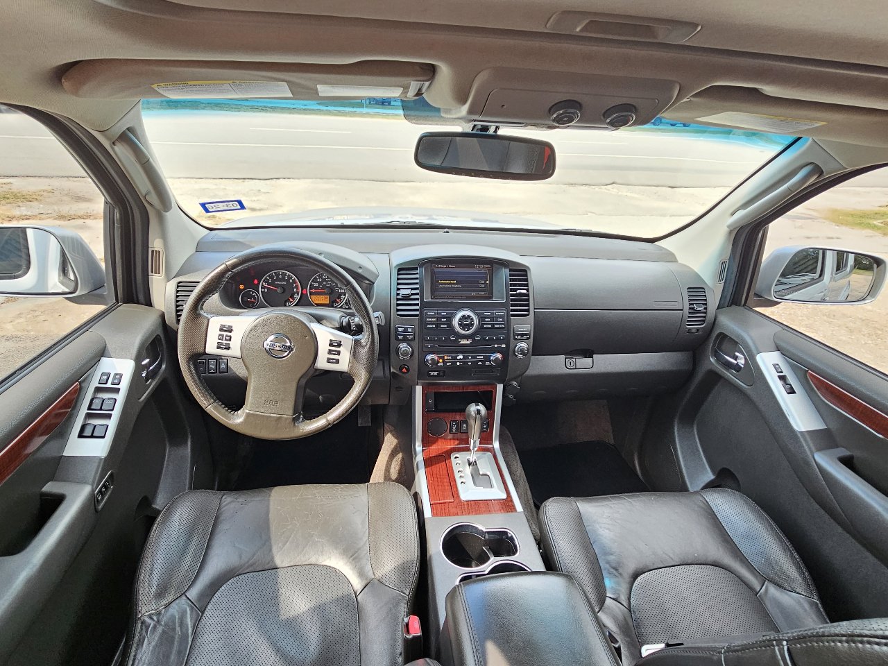Used 2012 Nissan Pathfinder LE image 12
