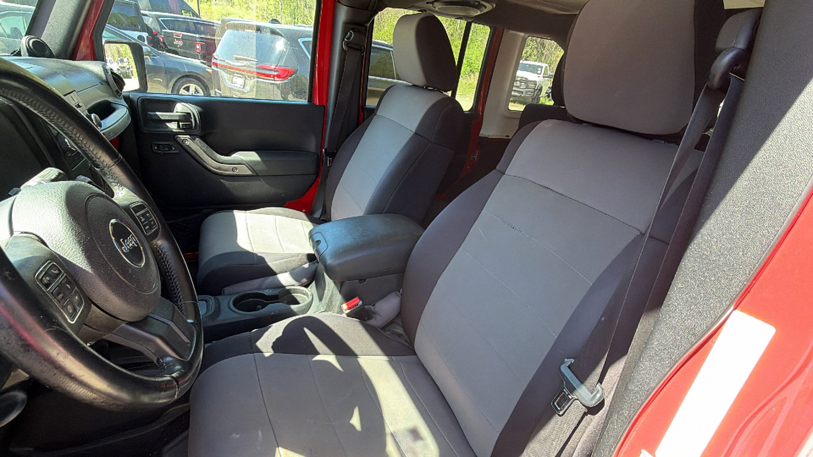 Used 2012 Jeep Wrangler Unlimited Sport image 17