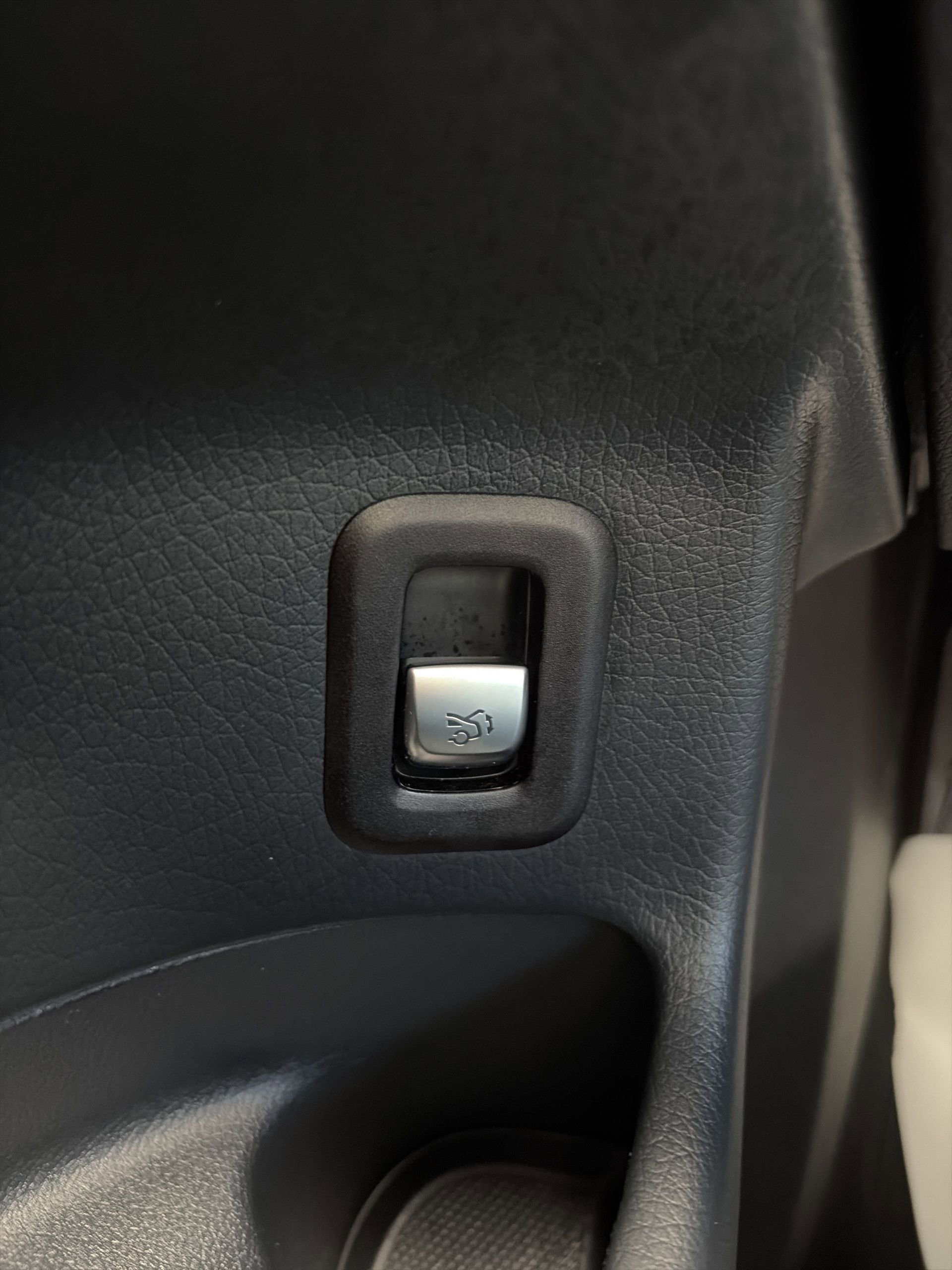 Used 2022 Mercedes-Benz GLC 300 4MATIC image 26