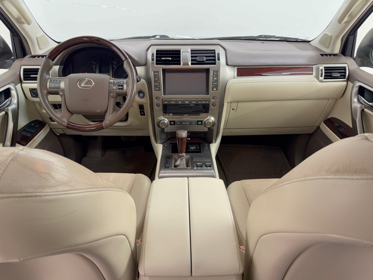 Used 2016 Lexus GX 460 w/ Premium Package AWD/4WD image 17