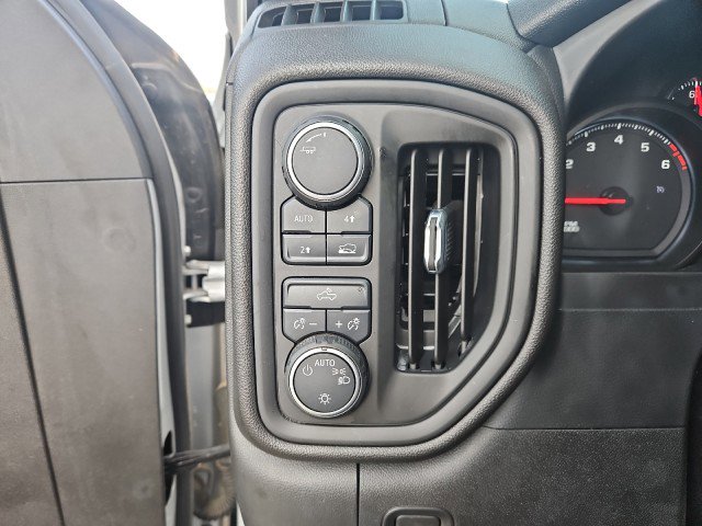 Used 2020 Chevrolet Silverado 1500 Custom w/ Custom Value Package image 14