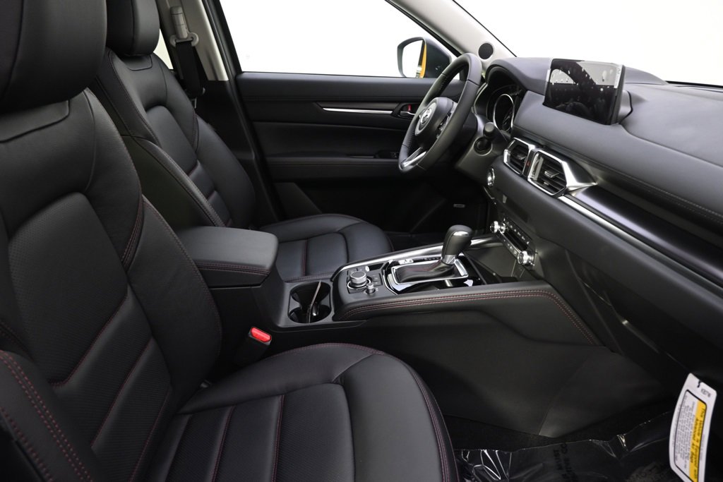 New 2025 MAZDA CX-5 Carbon Edition image 16