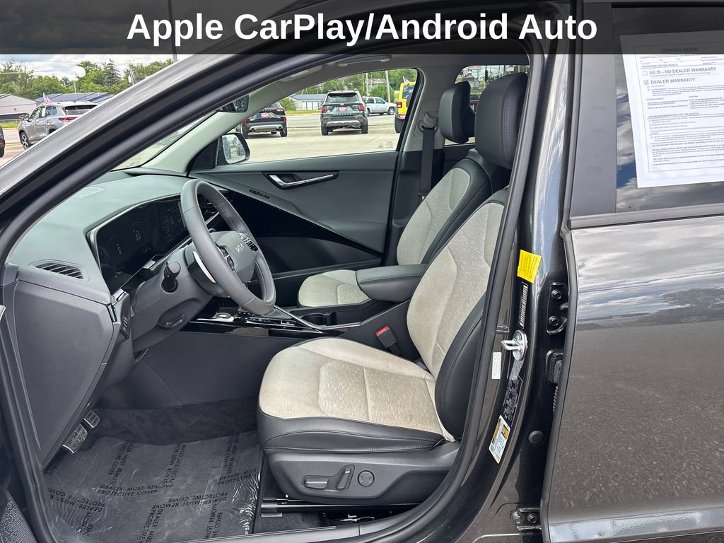 Used 2023 Kia Niro SX Touring FWD image 12