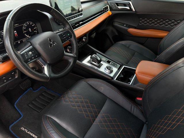 Used 2023 Mitsubishi Outlander SEL 40th Anniversary AWD/4WD image 11