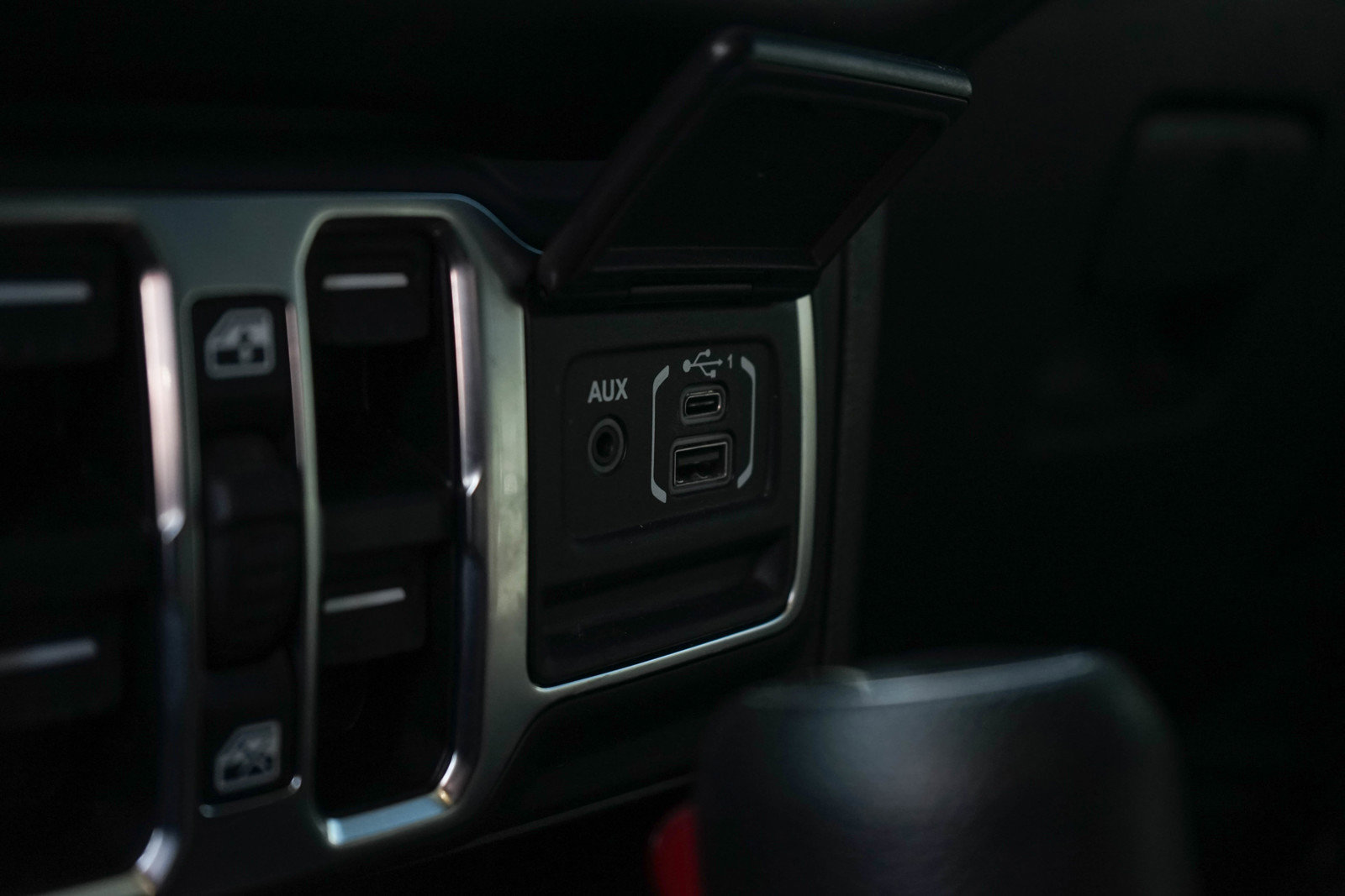 Used 2023 Jeep Wrangler Unlimited w/ Cold Weather Group image 21