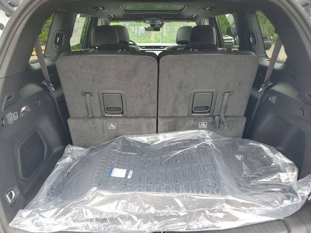 New 2026 Jeep Grand Cherokee L Limited w/ Limited Altitude Package AWD/4WD image 8