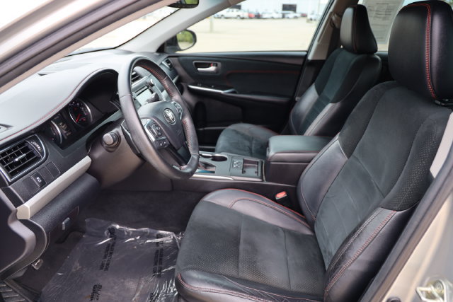 Certified 2017 Toyota Camry XSE FWD image 10