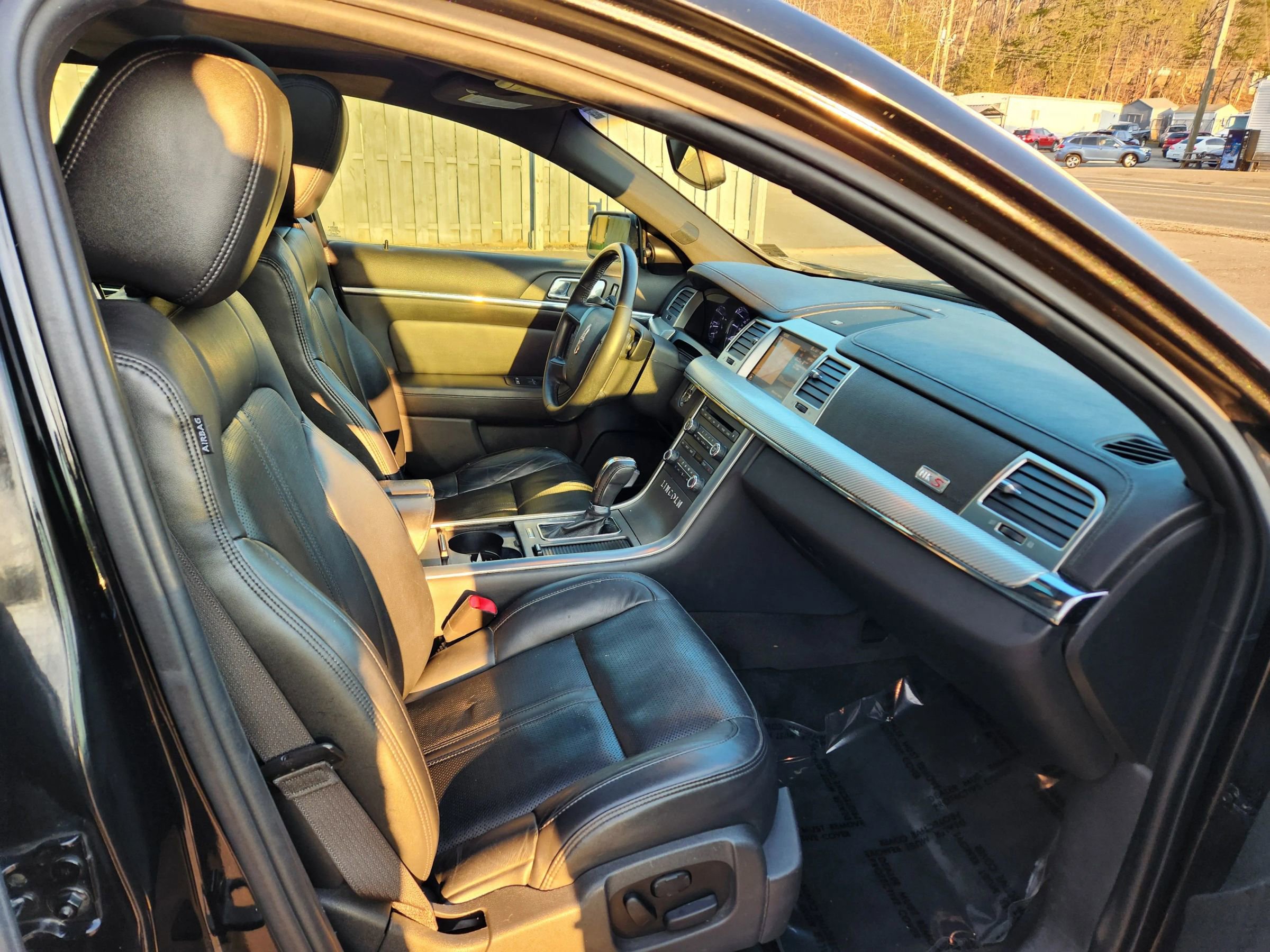 Used 2012 Lincoln MKS AWD image 17
