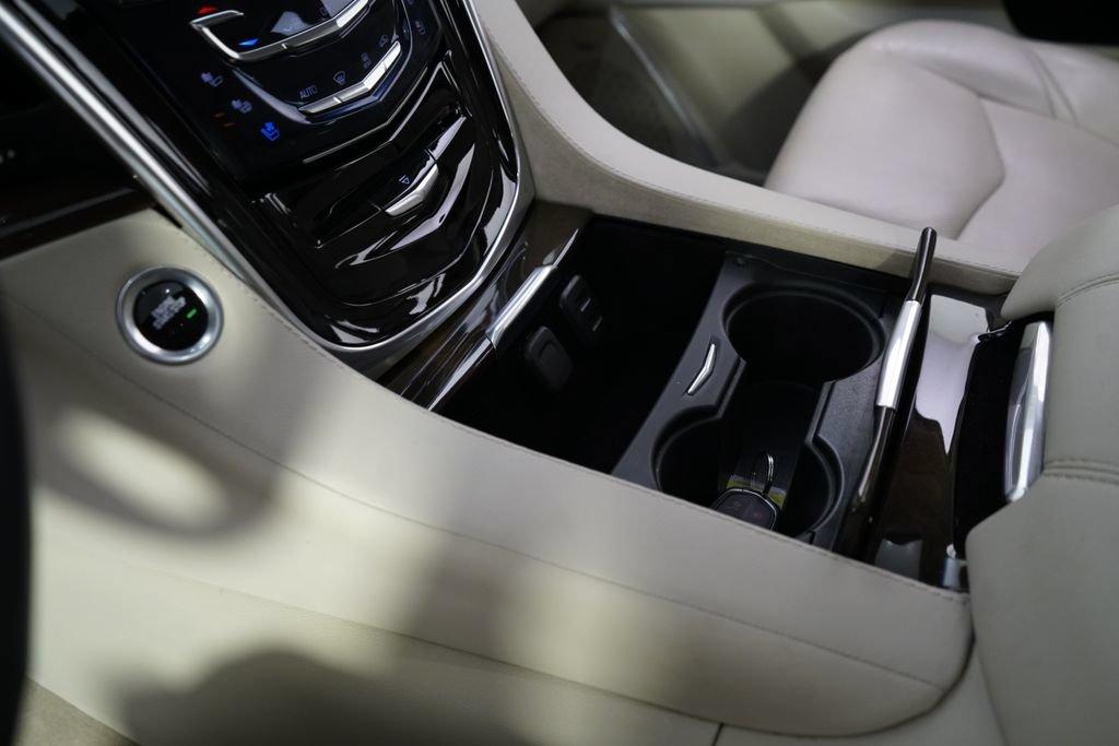 Used 2019 Cadillac Escalade Premium Luxury AWD/4WD image 33
