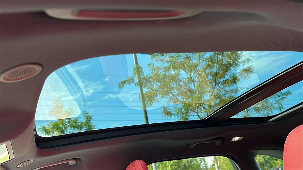 Certified 2024 Jaguar F-PACE R-Dynamic S image 12