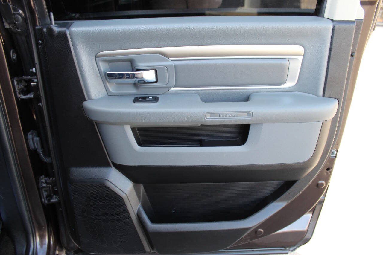 Used 2017 RAM 1500 Lone Star AWD/4WD image 12