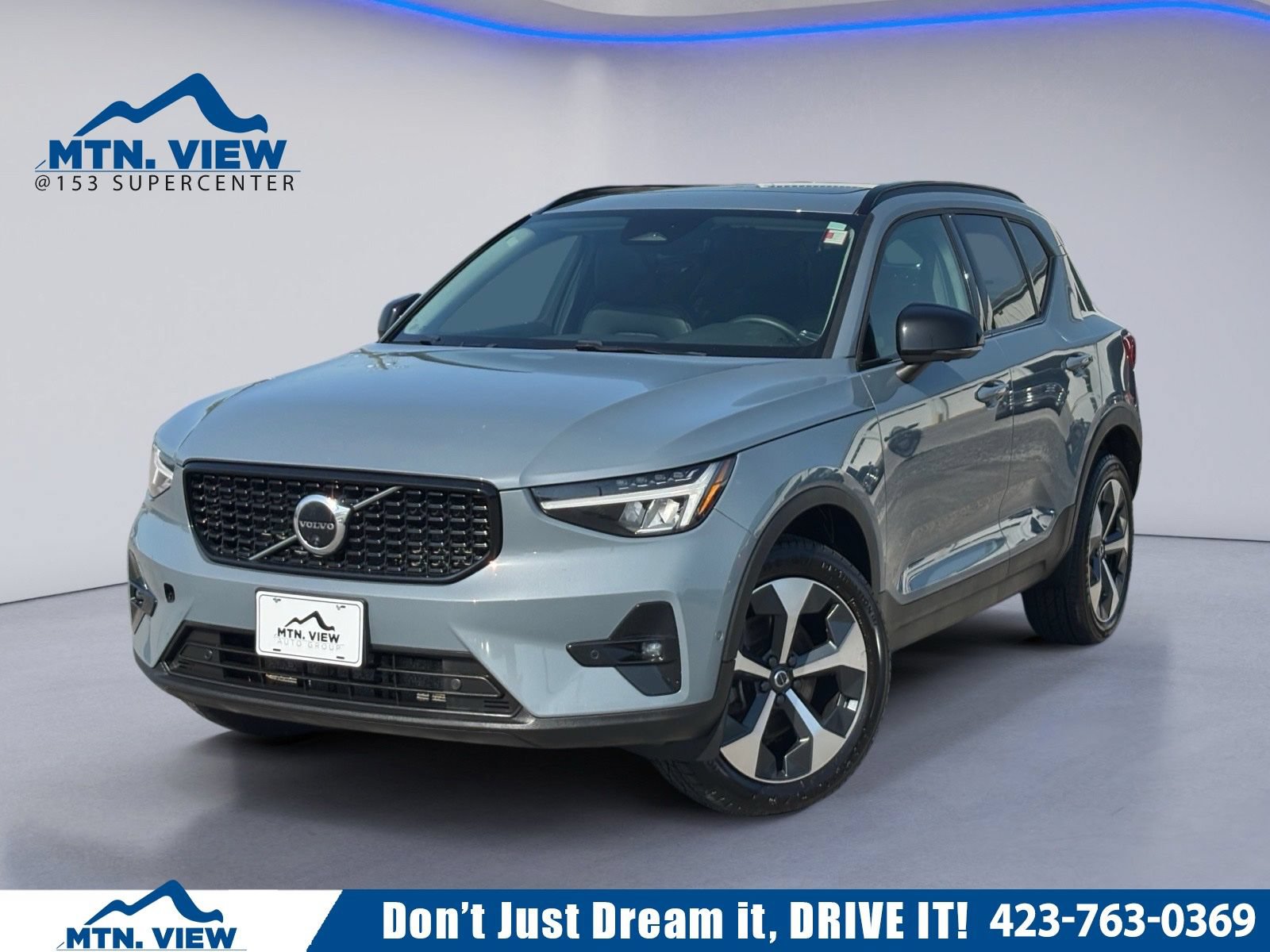 Used 2023 Volvo XC40 B4 Ultimate