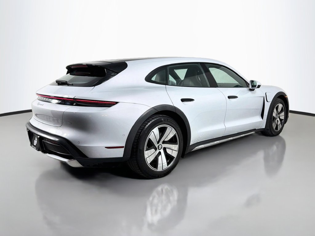 Used 2024 Porsche Taycan 4 Cross Turismo AWD/4WD image 5