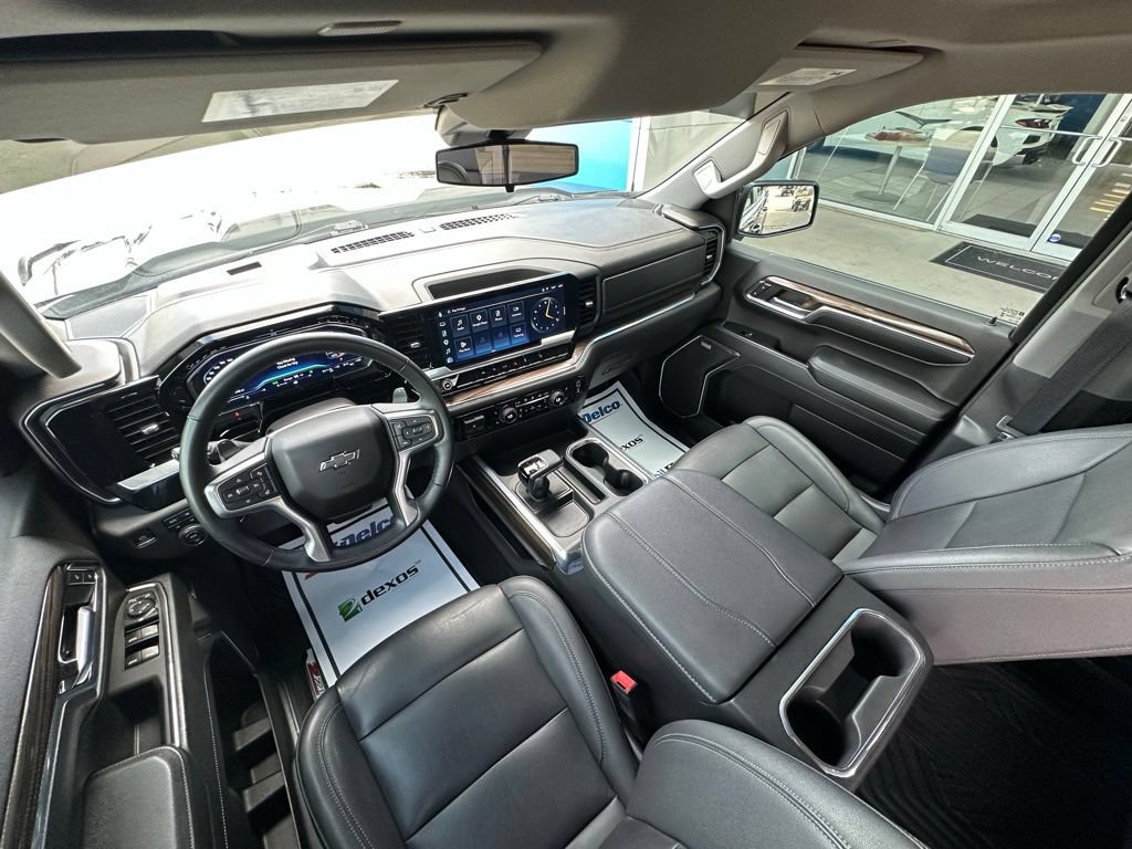 Used 2024 Chevrolet Silverado 1500 LT Trail Boss w/ Convenience Package II AWD/4WD image 22