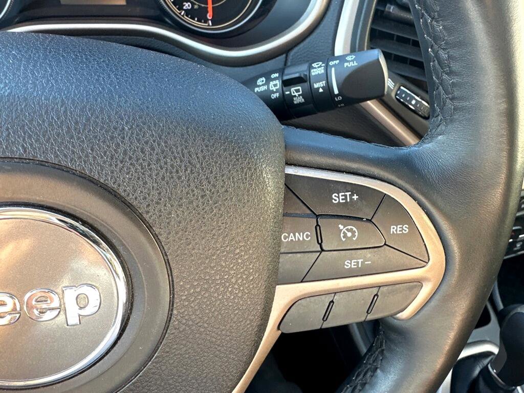 Used 2016 Jeep Cherokee 75th Anniversary image 36