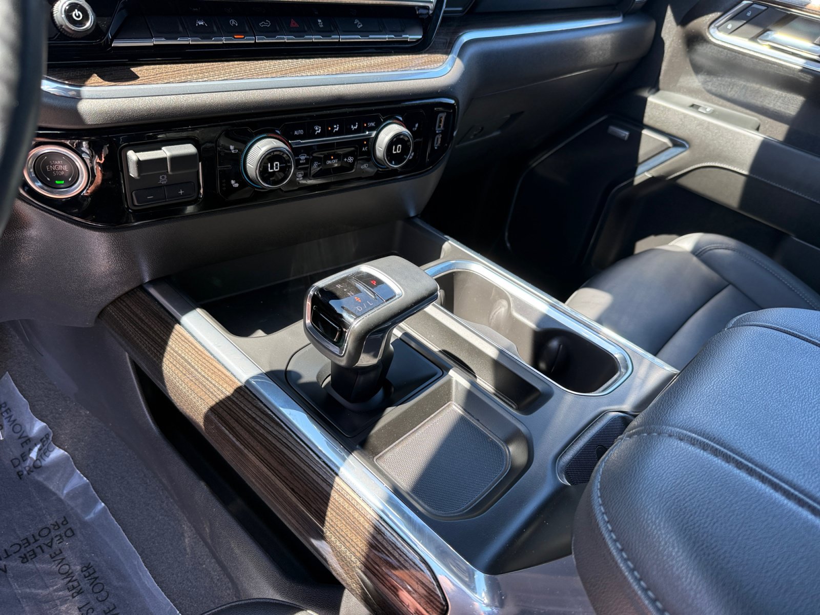 Used 2024 Chevrolet Silverado 1500 LT Trail Boss w/ Convenience Package II AWD/4WD image 13