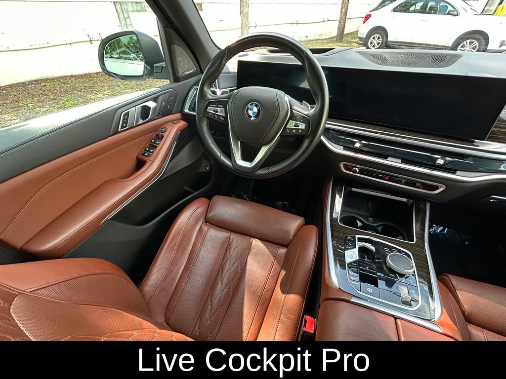 Used 2025 BMW X5 xDrive50e AWD/4WD image 9