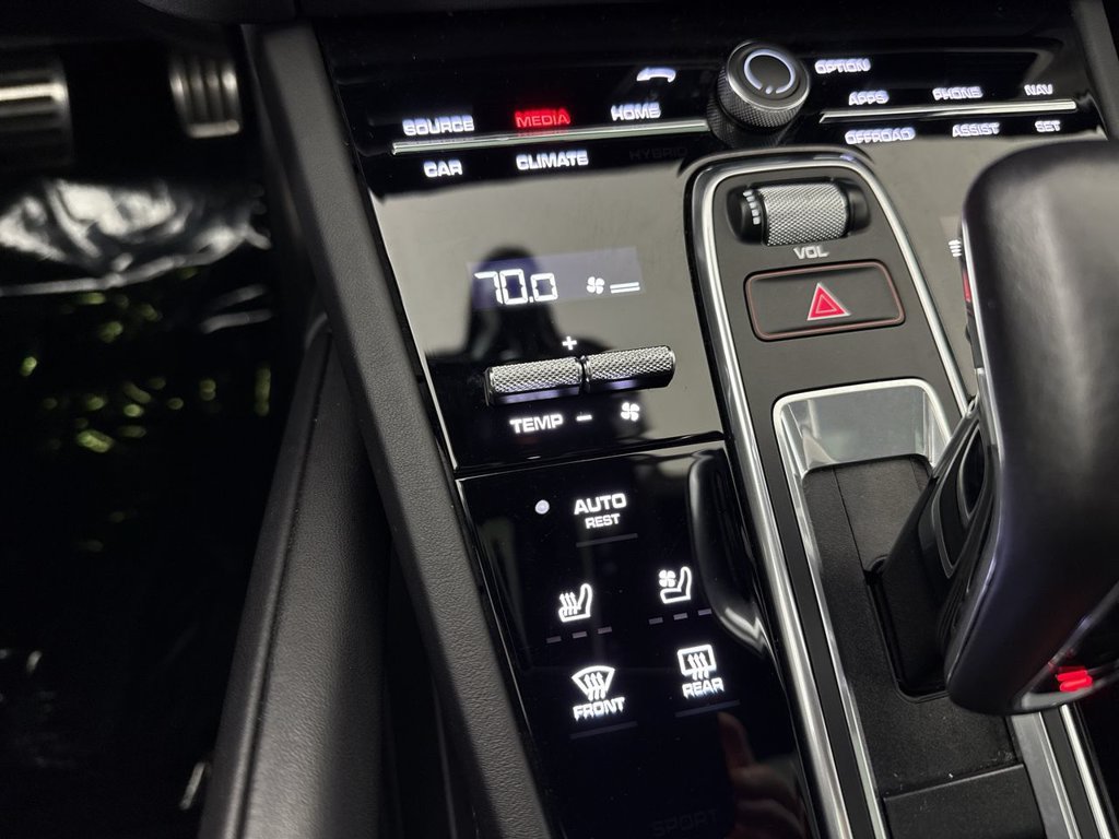 Certified 2023 Porsche Cayenne GTS AWD/4WD image 30