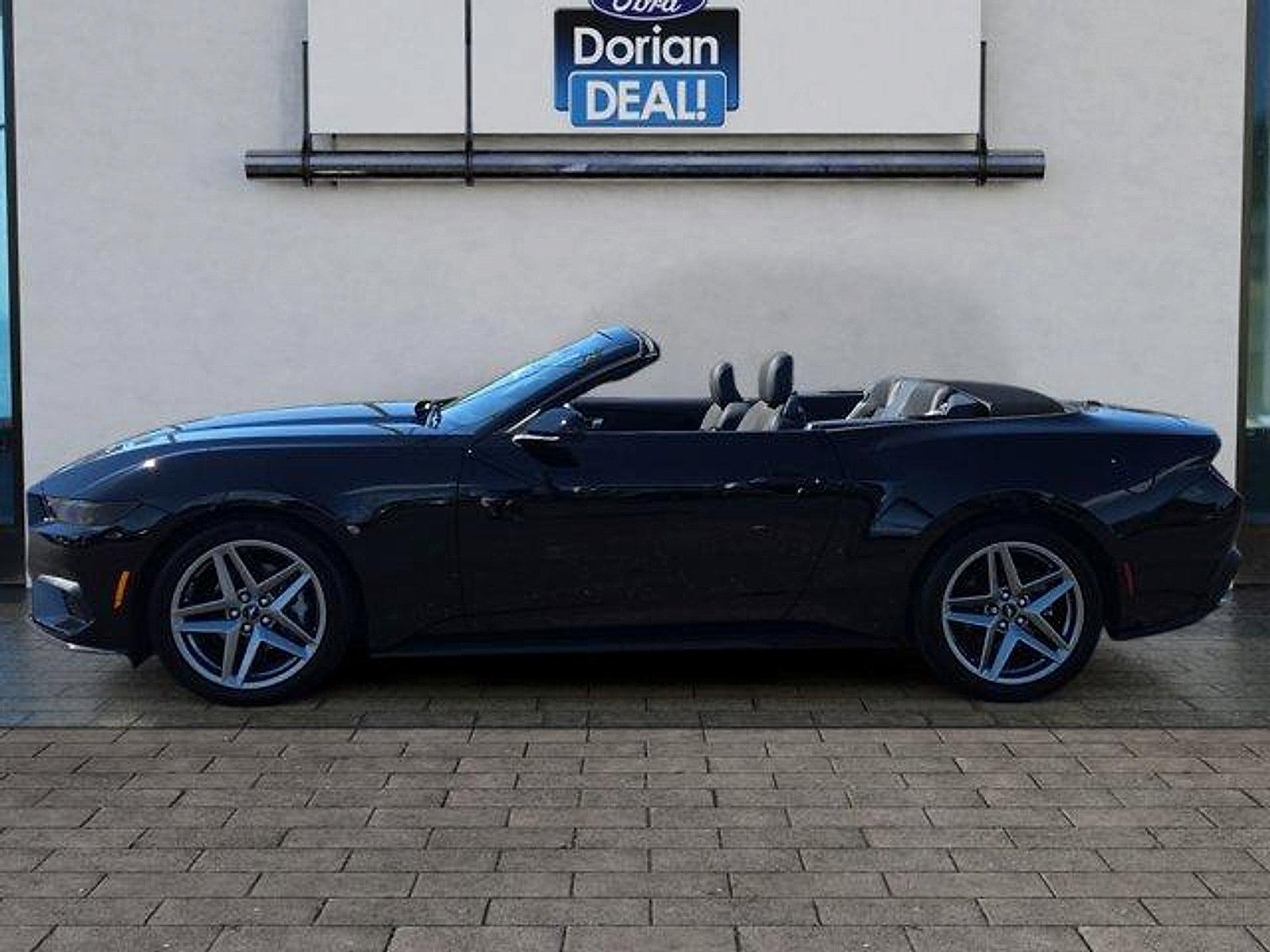 Certified 2025 Ford Mustang Convertible RWD image 6