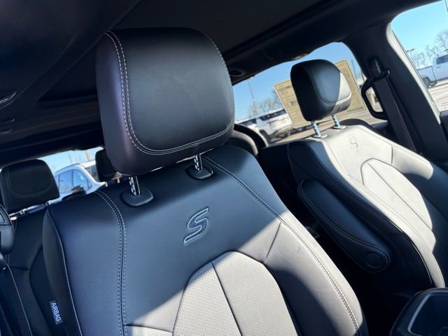 New 2026 Chrysler Pacifica Select w/ S Appearance Package FWD image 24