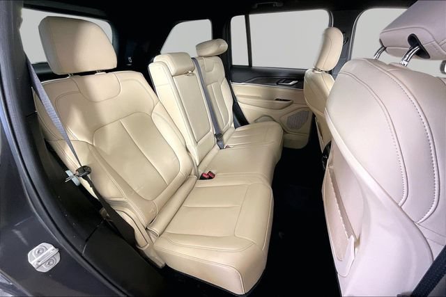 Used 2023 Jeep Grand Cherokee Limited AWD/4WD image 24