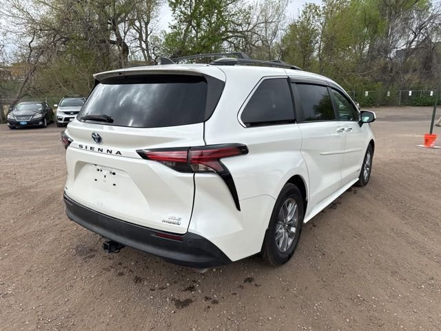 Used 2021 Toyota Sienna XLE w/ XLE Plus Package image 5