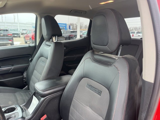 Used 2015 GMC Canyon SLE w/ All-Terrain Package image 12