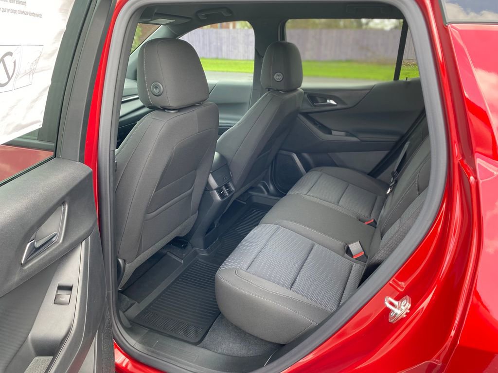 New 2026 Chevrolet Equinox LT w/ Midnight Edition AWD/4WD image 18