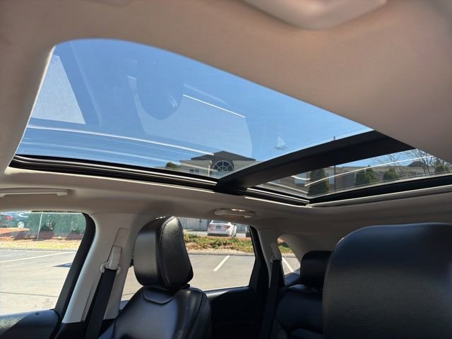 Used 2020 Ford Edge SEL w/ Convenience Package AWD/4WD image 23