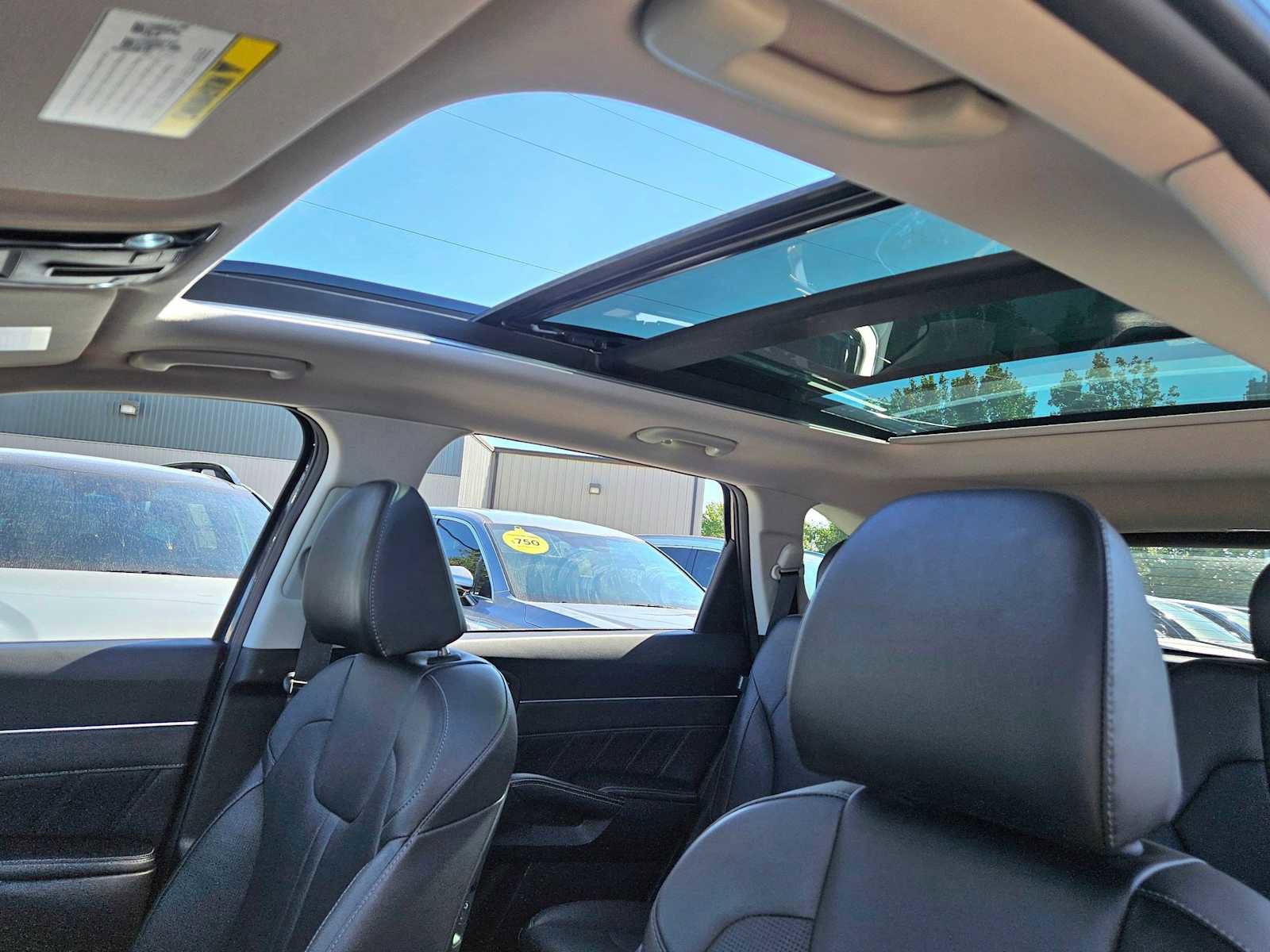 Used 2024 Kia Sorento SX image 18