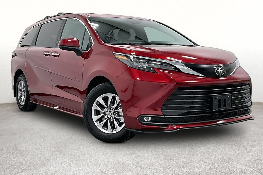 Used 2026 Toyota Sienna XLE FWD video 1