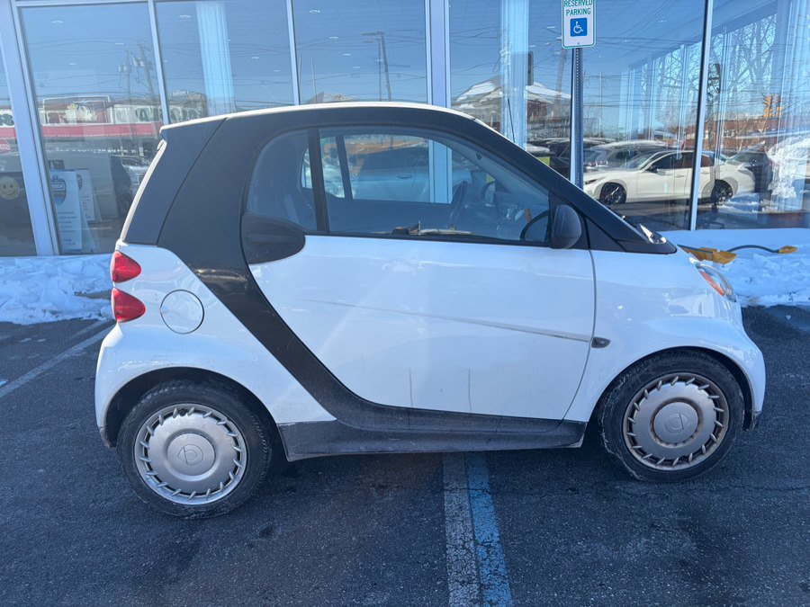 Used 2013 smart fortwo pure RWD image 4