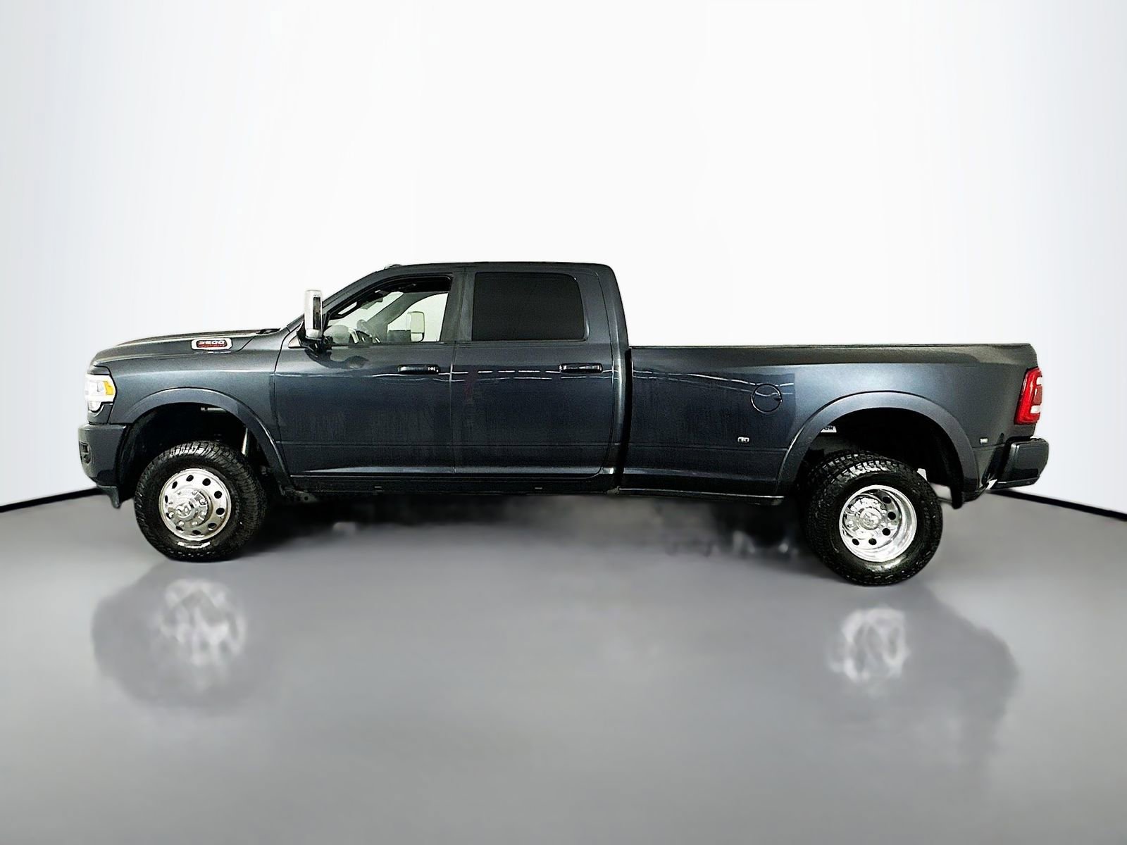 Used 2019 RAM 3500 Laramie AWD/4WD image 4