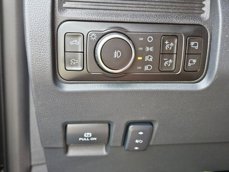 New 2025 Ford F250 Lariat w/ Chrome Package image 26