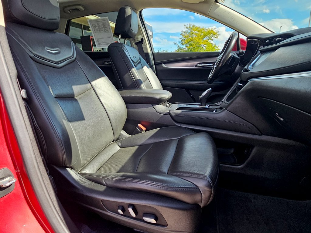 Used 2019 Cadillac XT5 Luxury AWD/4WD image 11