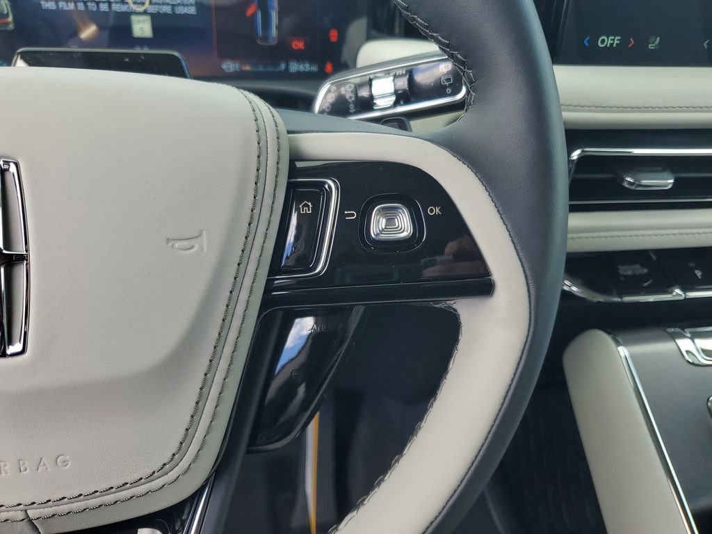 New 2026 Lincoln Aviator 2WD image 25