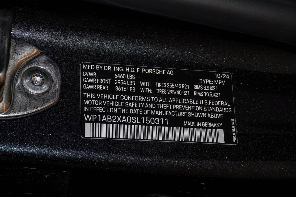 Certified 2025 Porsche Macan 4S Electric image 30