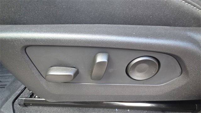 New 2026 GMC Canyon Elevation w/ Convenience Package image 31